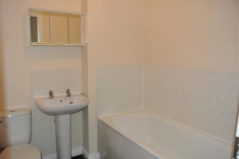 2 bedroom terraced house to rent, Lord Nelson Drive, Norwich NR5