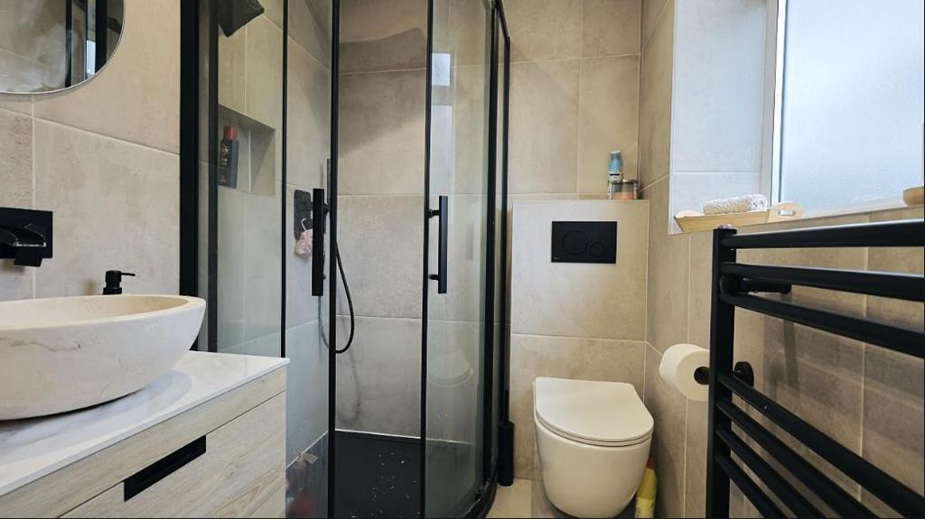 Ensuite