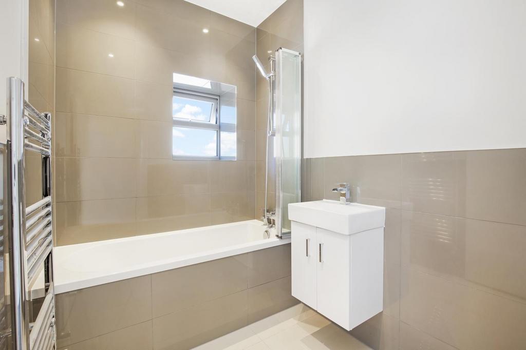 Fitted contemporary bathroom