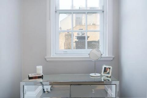 3 bedroom flat to rent, Bank Chambers, London W1U