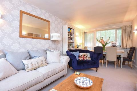 3 bedroom flat for sale, Dagnall Street, Battersea, London, SW11