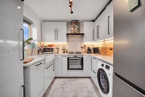 2 bedroom flat for sale, Shurland Avenue, Barnet, EN4