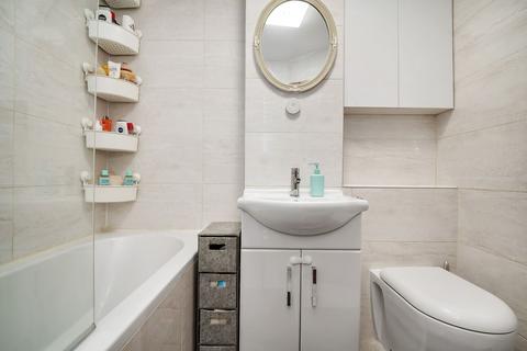 2 bedroom flat for sale, Shurland Avenue, Barnet, EN4