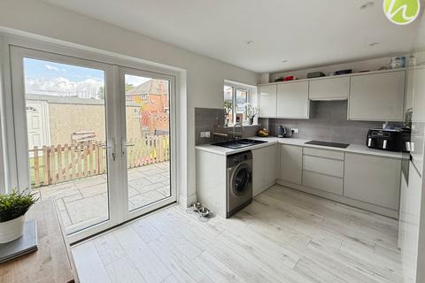 3 bedroom end of terrace house for sale, Pelham Place, Stanford-Le-Hope, SS17