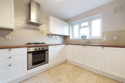 2 bedroom maisonette to rent, Croydon Road, West Wickham, BR4