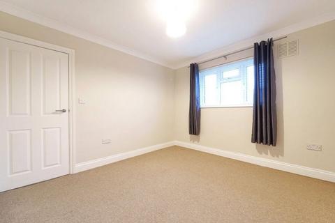 2 bedroom maisonette to rent, Croydon Road, West Wickham, BR4