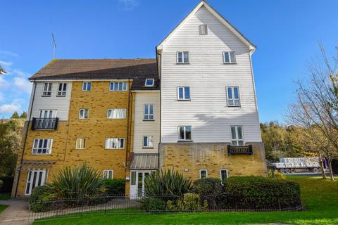 2 bedroom ground floor flat for sale, Compass Court, Waterside, Gravesend