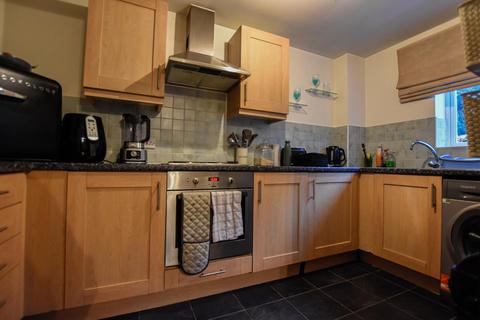 2 bedroom ground floor flat for sale, Compass Court, Waterside, Gravesend