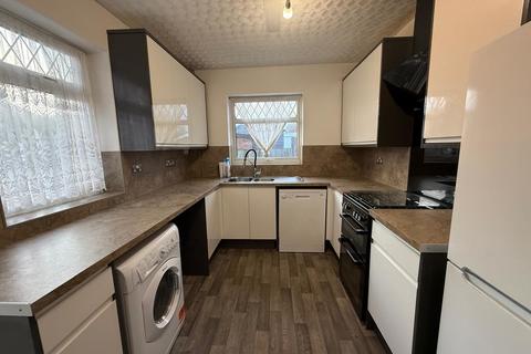 2 bedroom terraced house to rent, Westfield Lane, Mansfield, Nottinghamshire