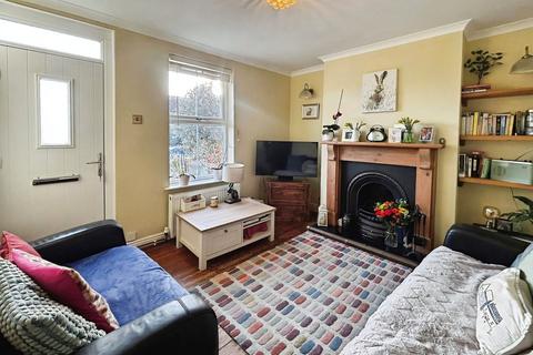3 bedroom terraced house for sale, The Beaches, Station Road
