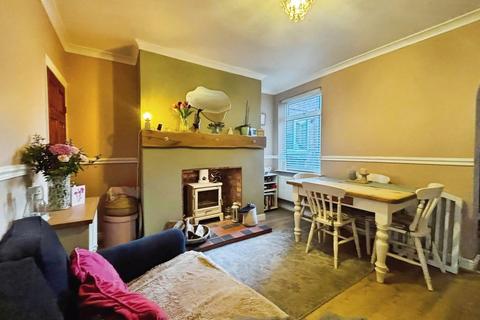 3 bedroom terraced house for sale, The Beaches, Station Road