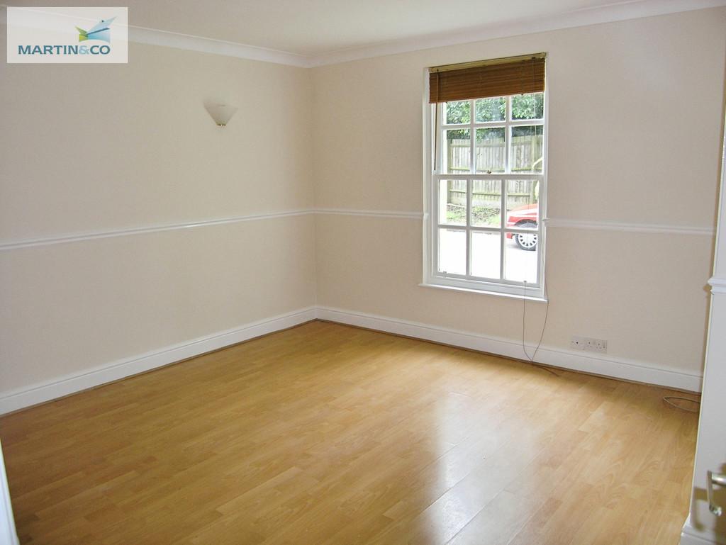 2faf8e80-Victoria 20place 20living 20room