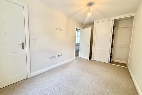 3 bedroom apartment to rent, Grenaby Road, Croydon