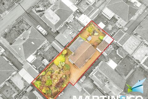 4 bedroom detached bungalow for sale, Greenfield Road, Wakefield WF5