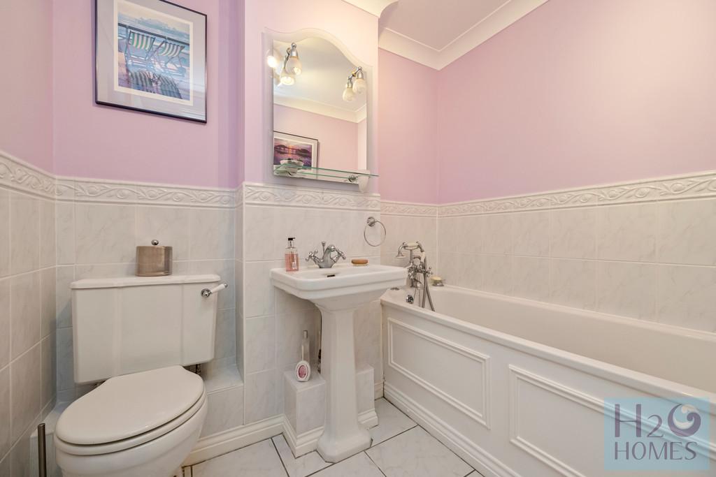 The Strand, Collingwood Court, Flat 40-010