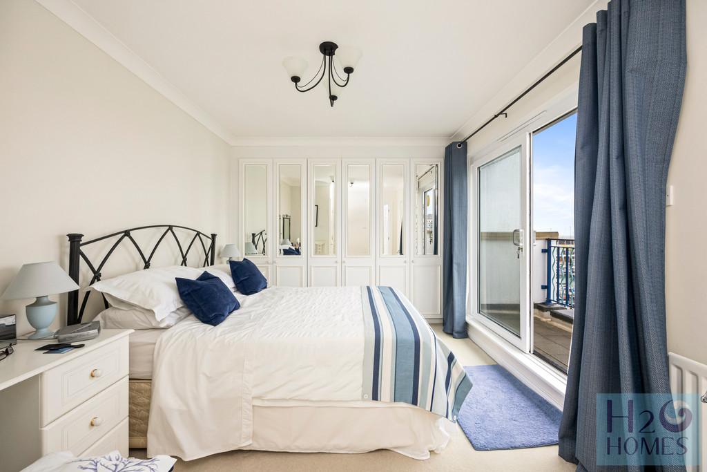 The Strand, Collingwood Court, Flat 40-014