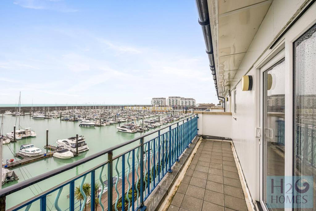 The Strand, Collingwood Court, Flat 40-017