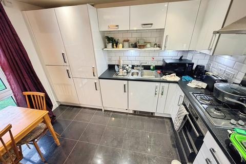 2 bedroom apartment to rent, Beech Court, Basingstoke RG24