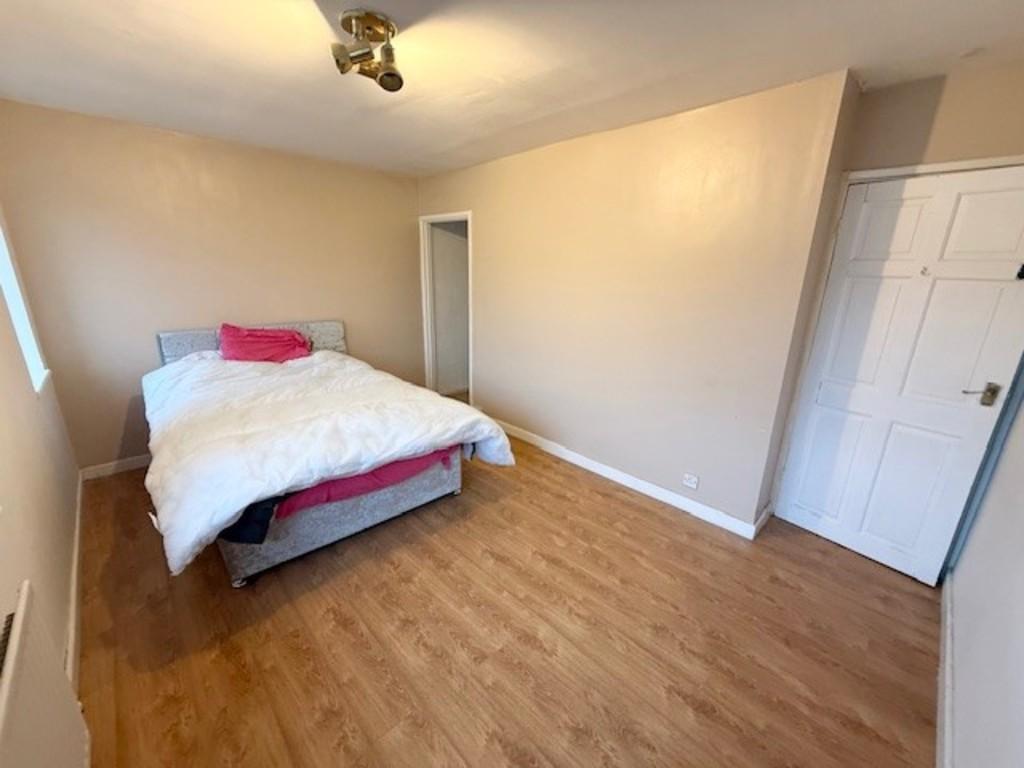 Main bed 1