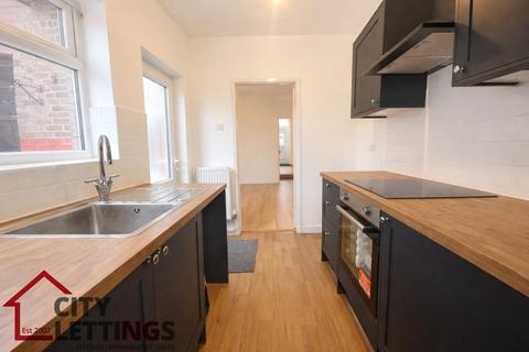 2 bedroom terraced house to rent, Bobersmill, Nottingham, NG7
