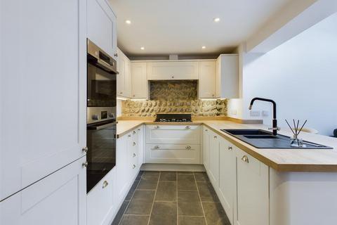 3 bedroom cottage for sale, New Street, Cromer