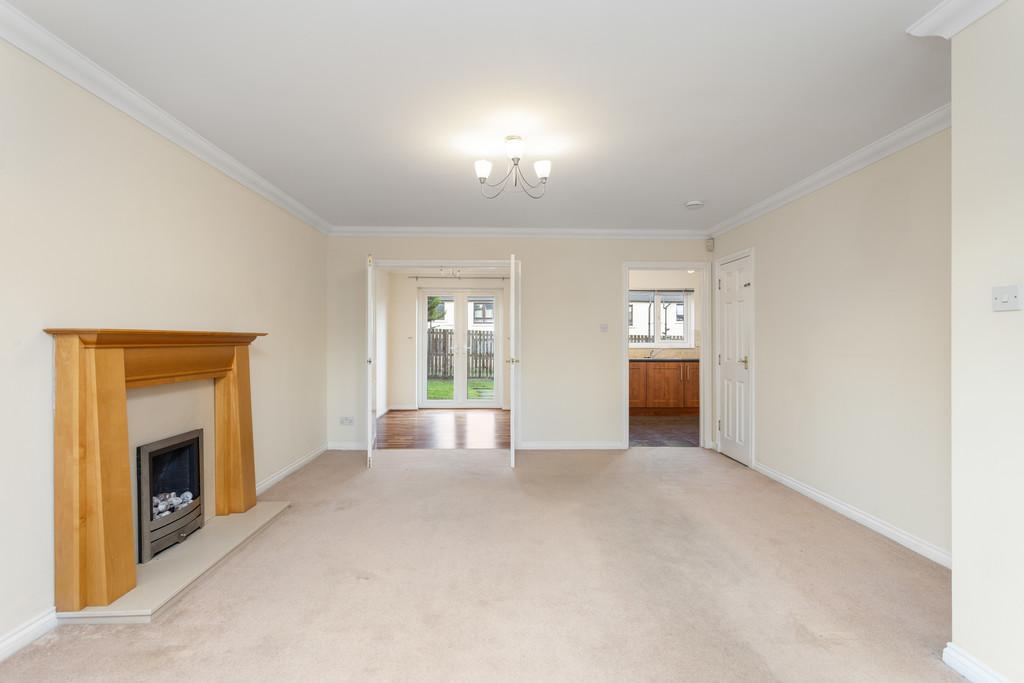 17 Harvie Gardens 03