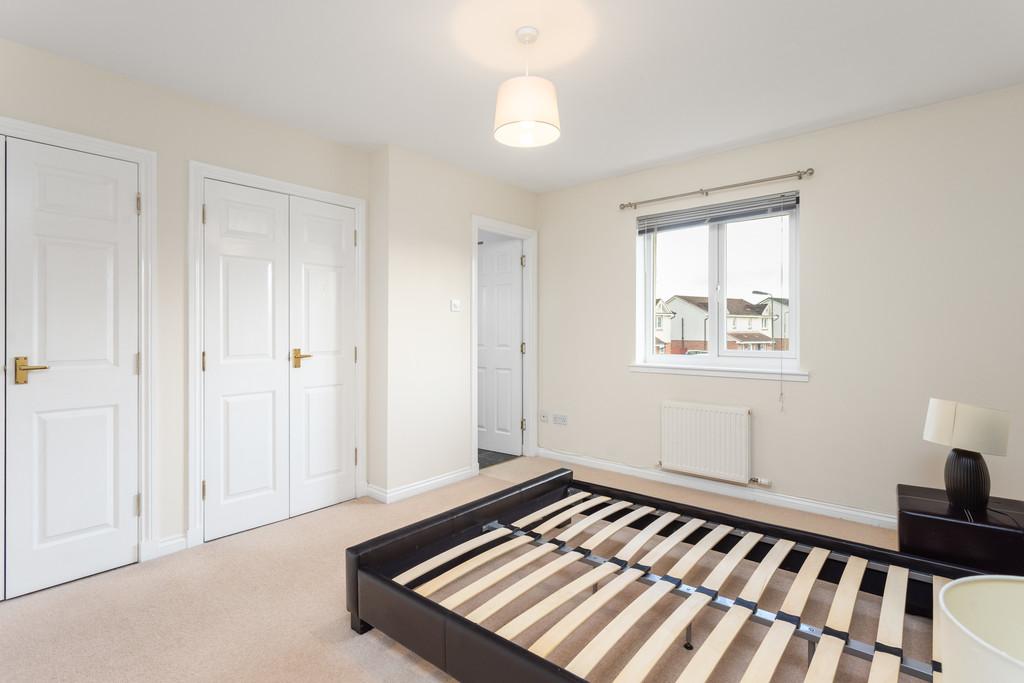 17 Harvie Gardens 16