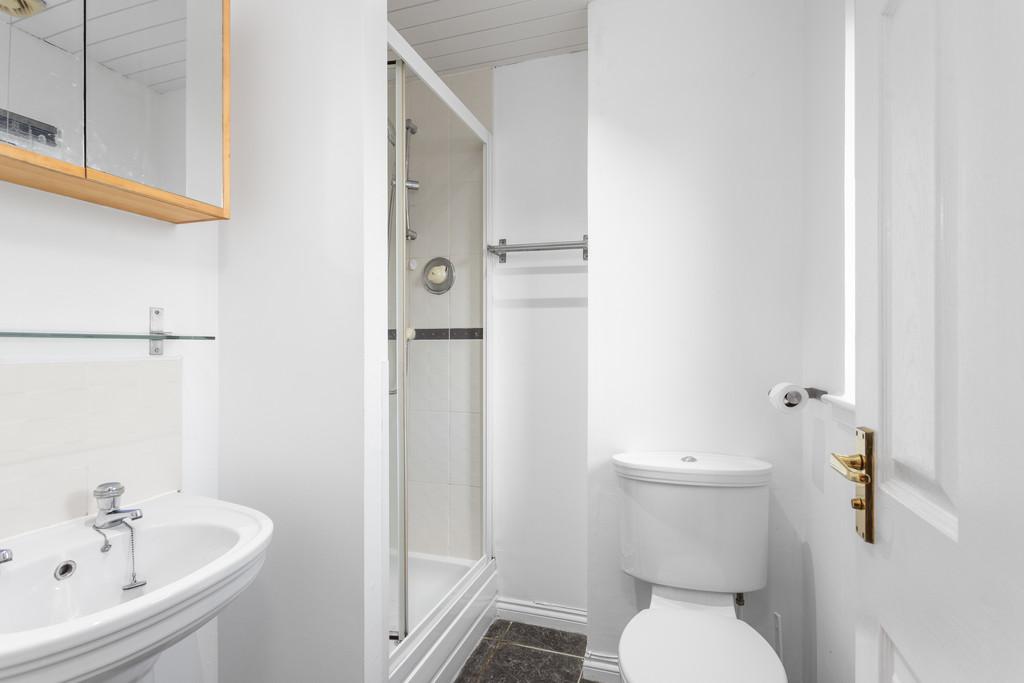17 Harvie Gardens 18