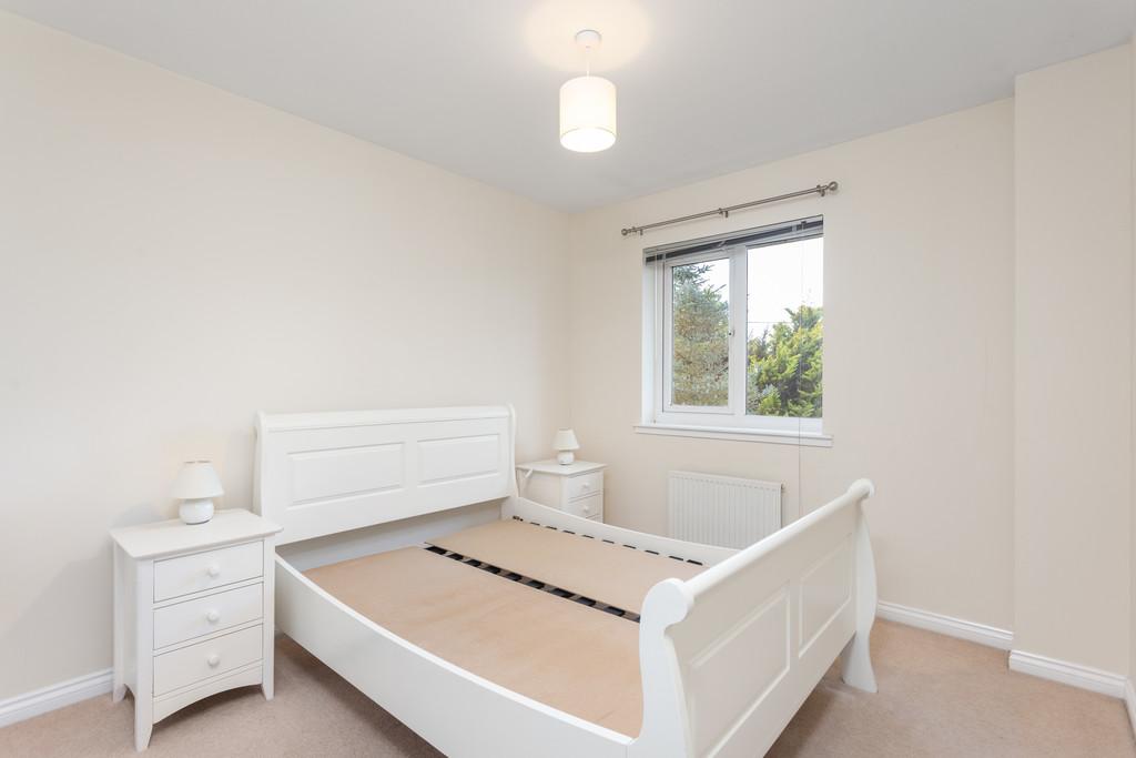 17 Harvie Gardens 19