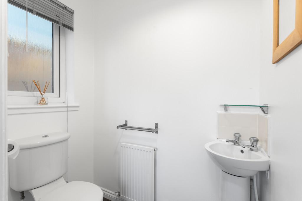 17 Harvie Gardens 13