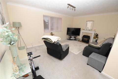 4 bedroom apartment for sale, Hazelcroft, Eccleshill, BD2