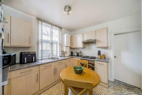 1 bedroom flat for sale, Lydden Grove, London SW18