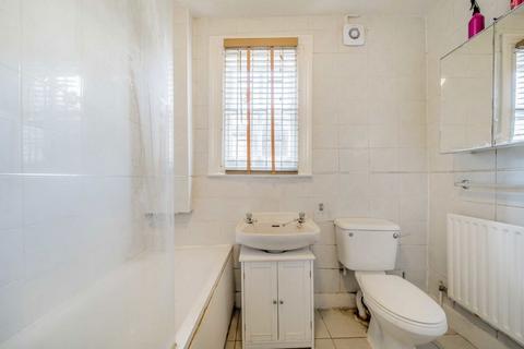 1 bedroom flat for sale, Lydden Grove, London SW18