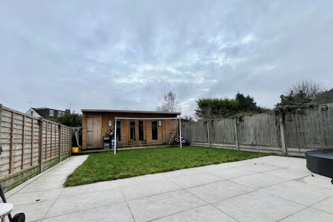 undefined, Elizabeth Road, Pilgrims Hatch
