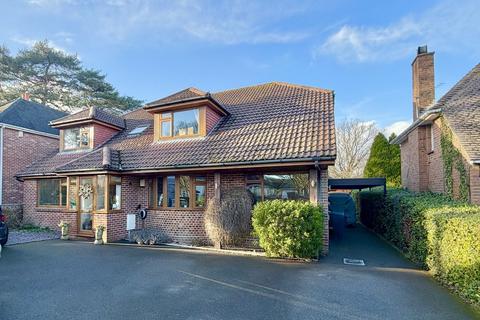 5 bedroom detached house for sale, Wallace Road, Broadstone