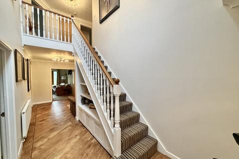 5 bedroom detached house for sale, Wallace Road, Broadstone