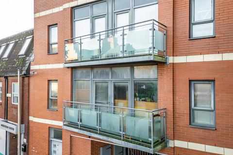21 bedroom apartment for sale, 3 x 3 beds + 6 x 2 beds