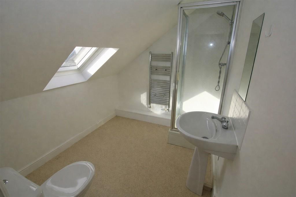 Apt 2 ensuite