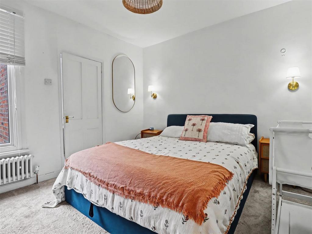 Principal bedroom