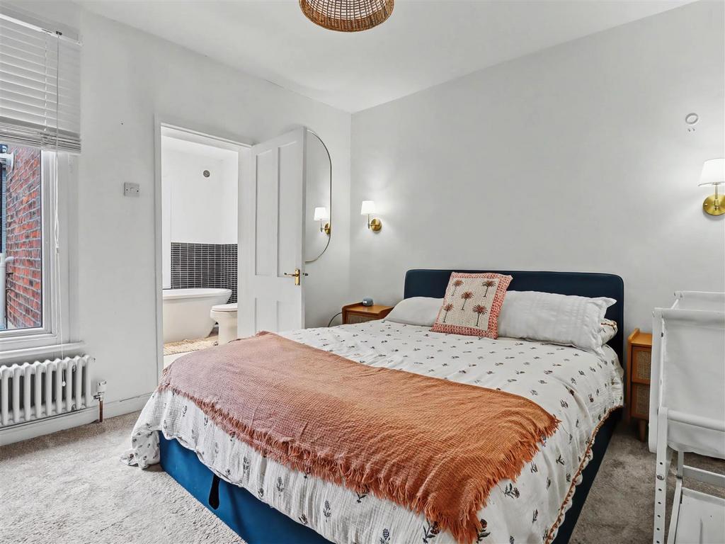Principal bedroom