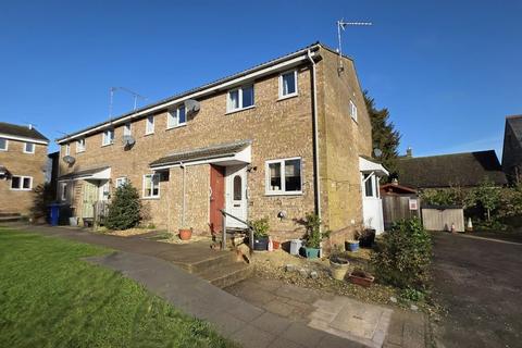 3 bedroom end of terrace house for sale, Cross Keys Court, Brackley
