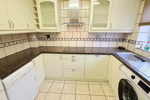 3 bedroom end of terrace house for sale, Cross Keys Court, Brackley