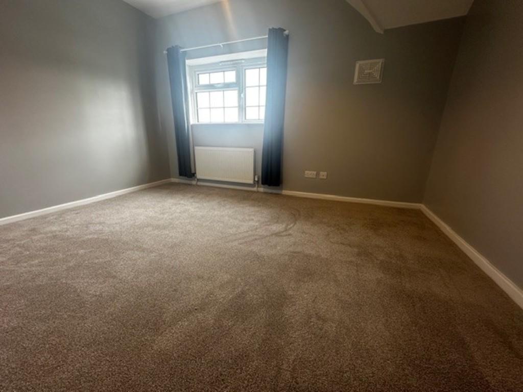 Derwent main bedroom 1