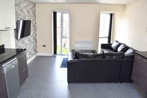 5 bedroom townhouse to rent, Wellington Road, Fallowfield, Manchester