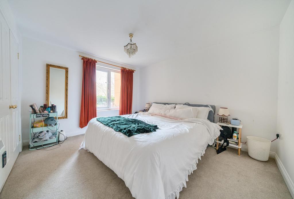 Apartment in Bristol - View 2