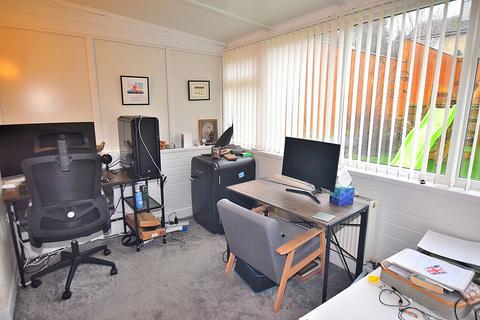 3 bedroom terraced house for sale, St. Hilary Close, Richmond