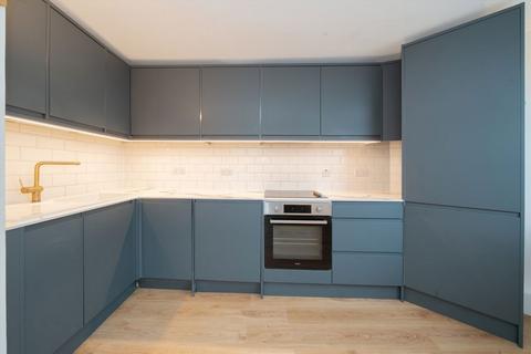 2 bedroom flat to rent, Worlds End Estate, London SW10