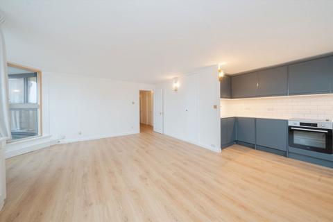 2 bedroom flat to rent, Worlds End Estate, London SW10