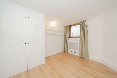 2 bedroom flat to rent, Worlds End Estate, London SW10