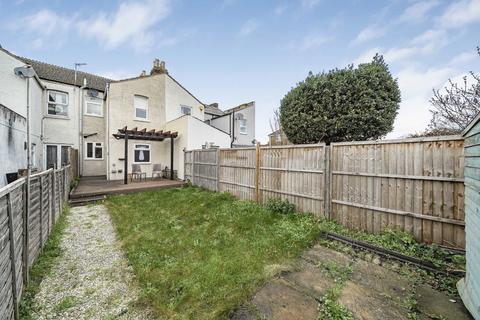 undefined, Swan Road, Hanworth TW13